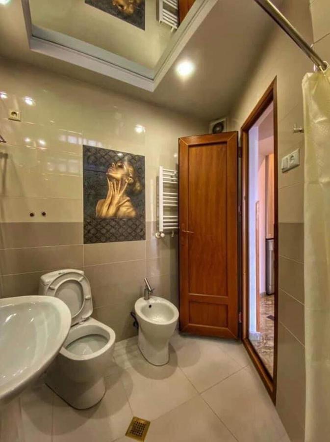 Apartment Dolphin Batumi Ngoại thất bức ảnh