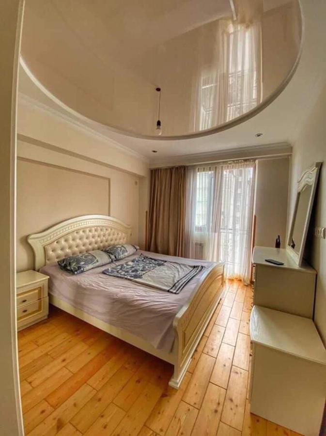 Apartment Dolphin Batumi Ngoại thất bức ảnh