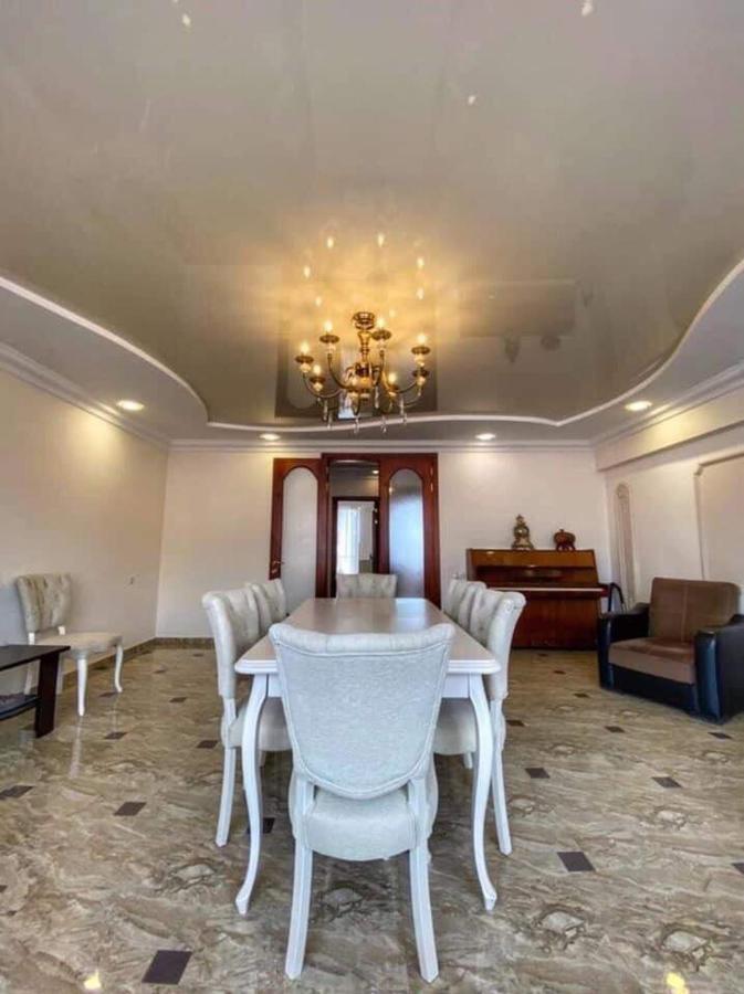 Apartment Dolphin Batumi Ngoại thất bức ảnh