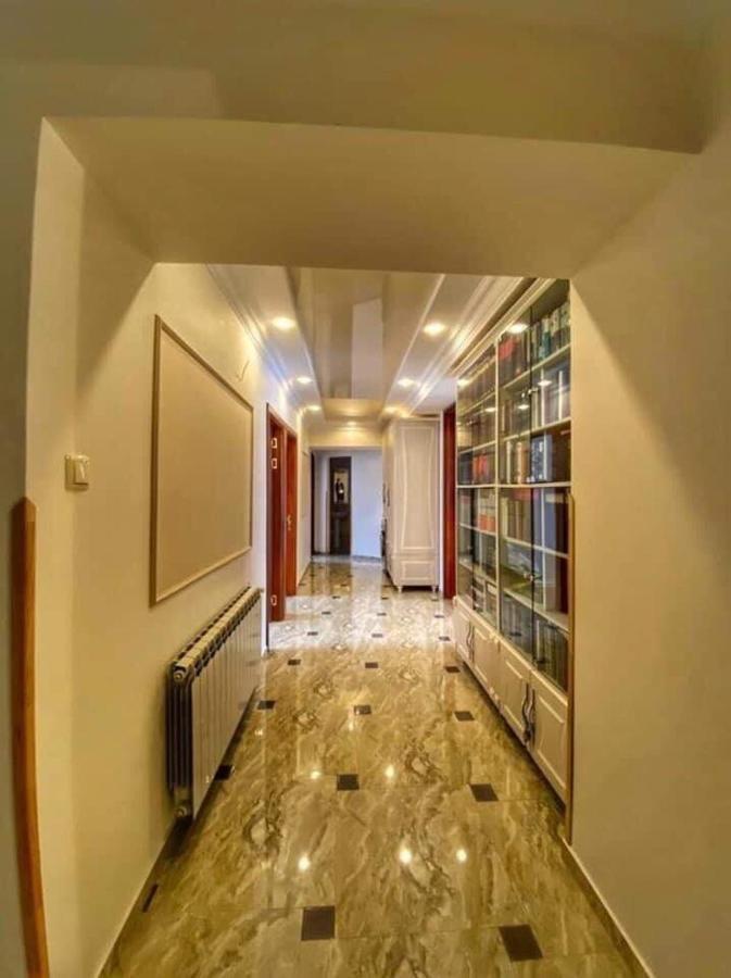 Apartment Dolphin Batumi Ngoại thất bức ảnh