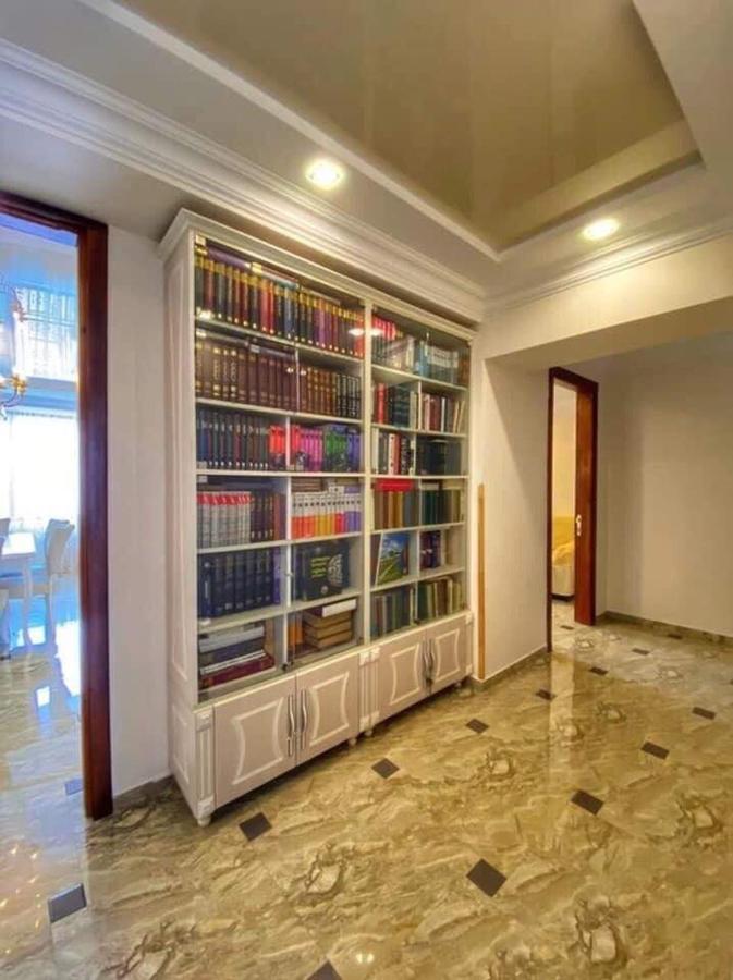 Apartment Dolphin Batumi Ngoại thất bức ảnh