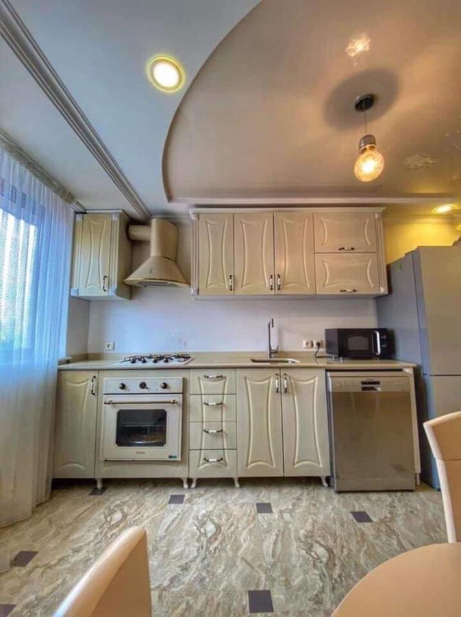 Apartment Dolphin Batumi Ngoại thất bức ảnh
